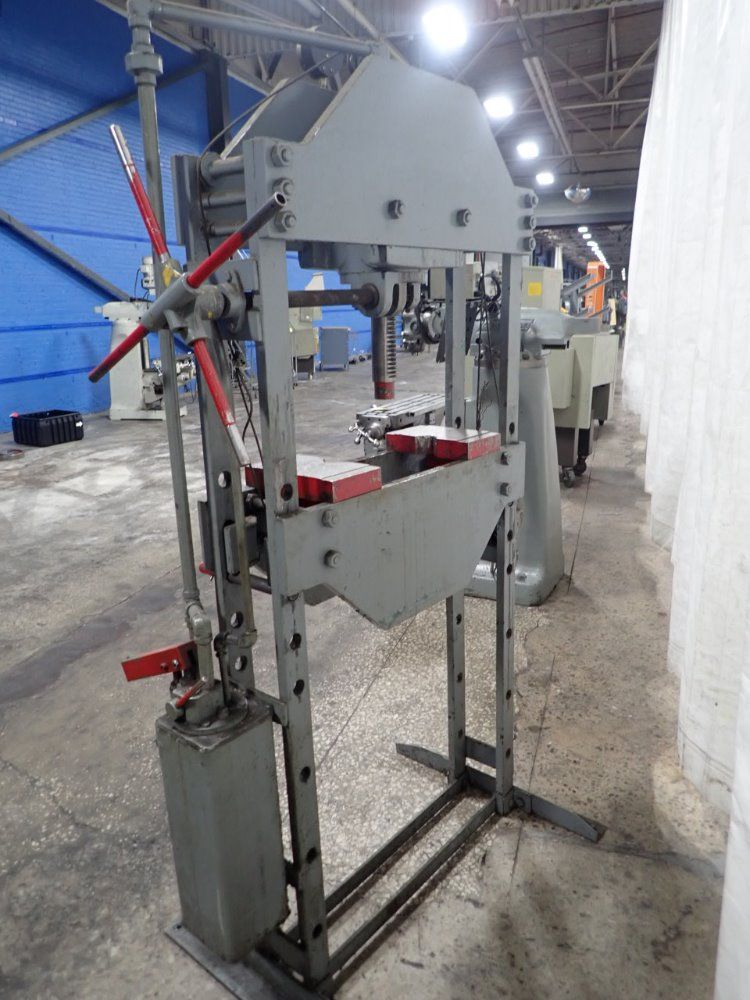 K.r. Wilson H-frame Press