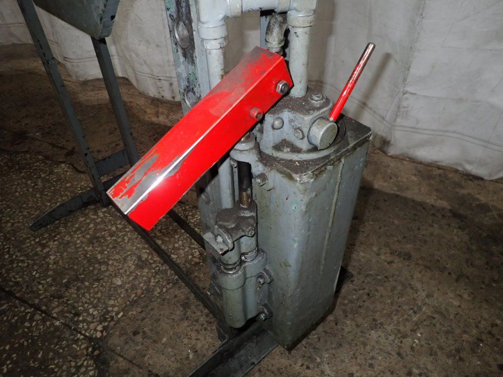 K.r. Wilson H-frame Press