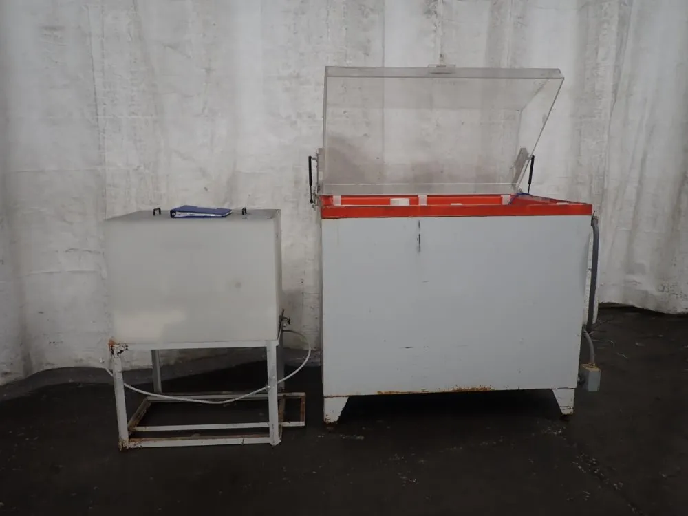Singleton 29" X 47" X 35" Scch22 Corrosion Test Chamber - Scch22