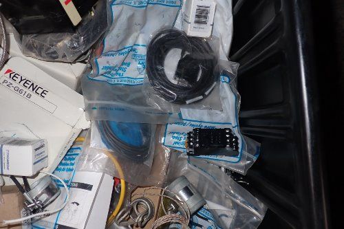 Allen Bradley / Keyence Electrical Components