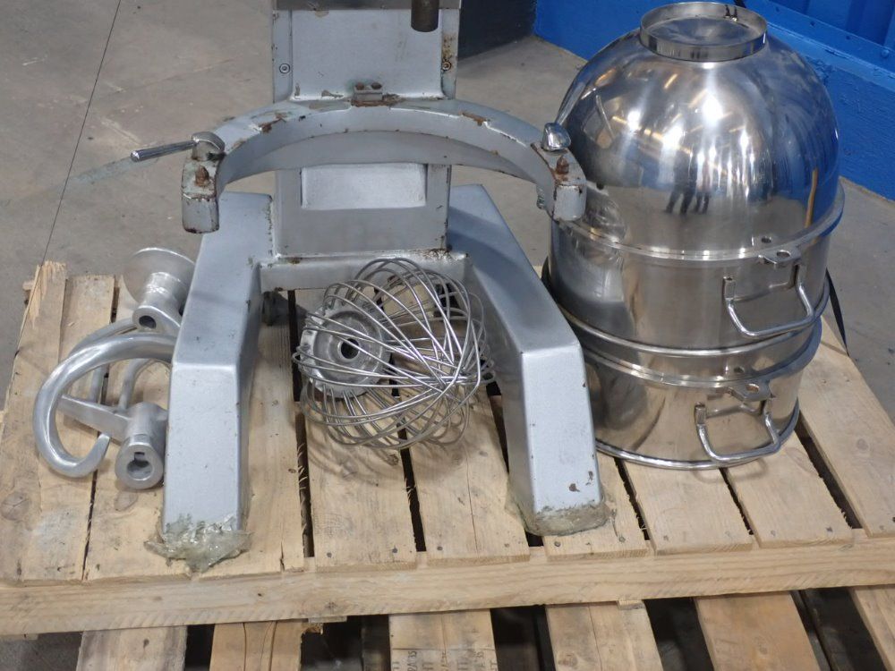 American Eagle Food Machinery 16" Commercial Dough Mixer - Ae-40p