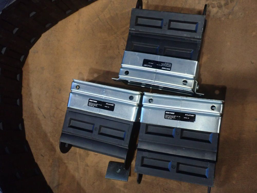 Gortube Nylatube 30"x 7 1/2" X 30"h Track Cable Carrier