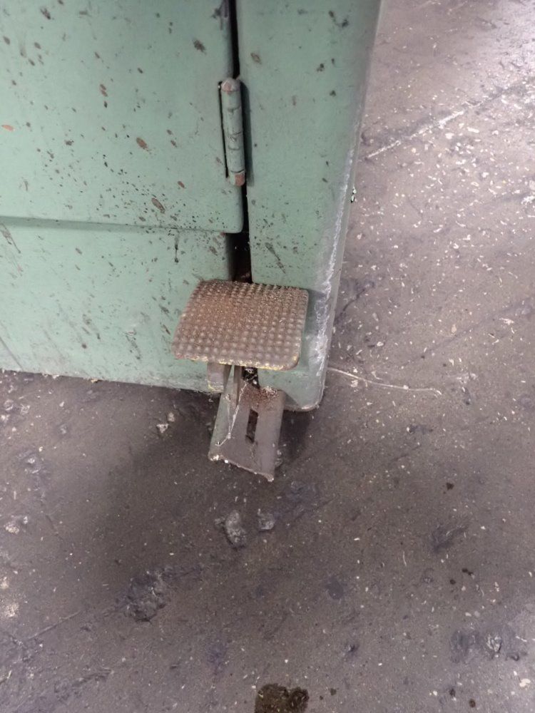 Grob Brothers Vertical Band Saw