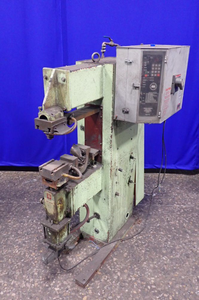 Uto Chuo Spot Welder