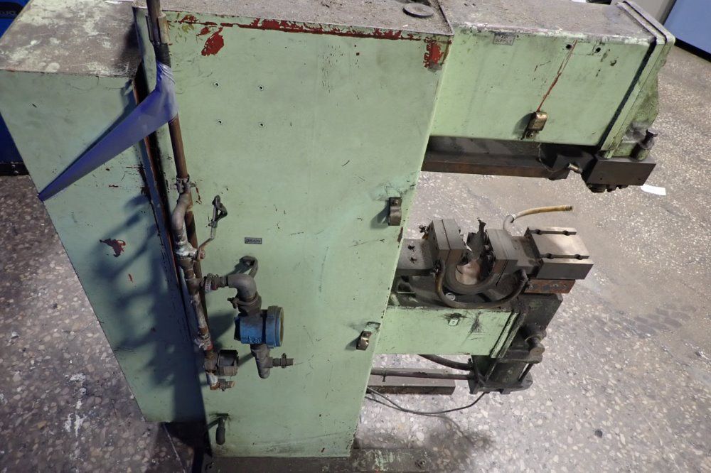 Uto Chuo Spot Welder
