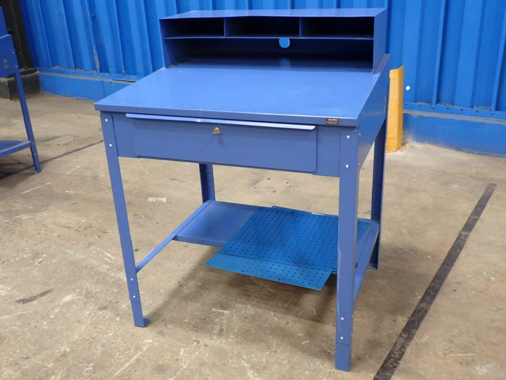 Global Recieving Stand Up Desk