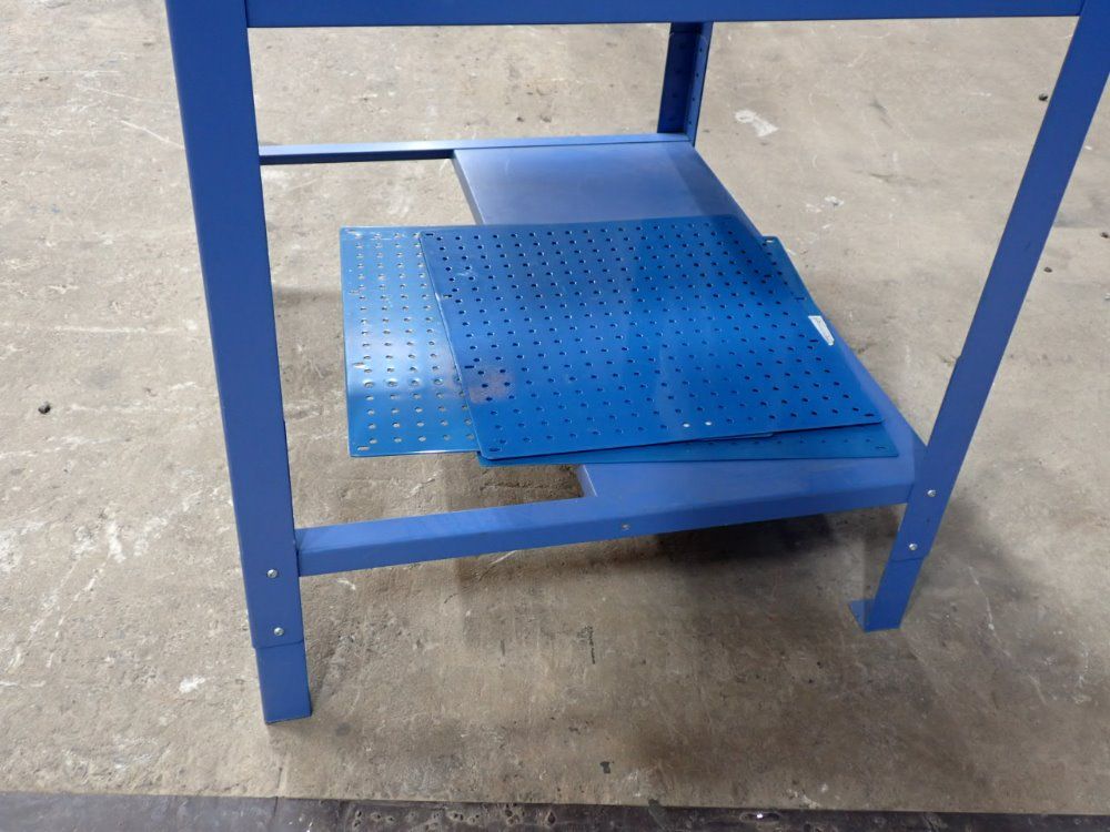 Global Recieving Stand Up Desk