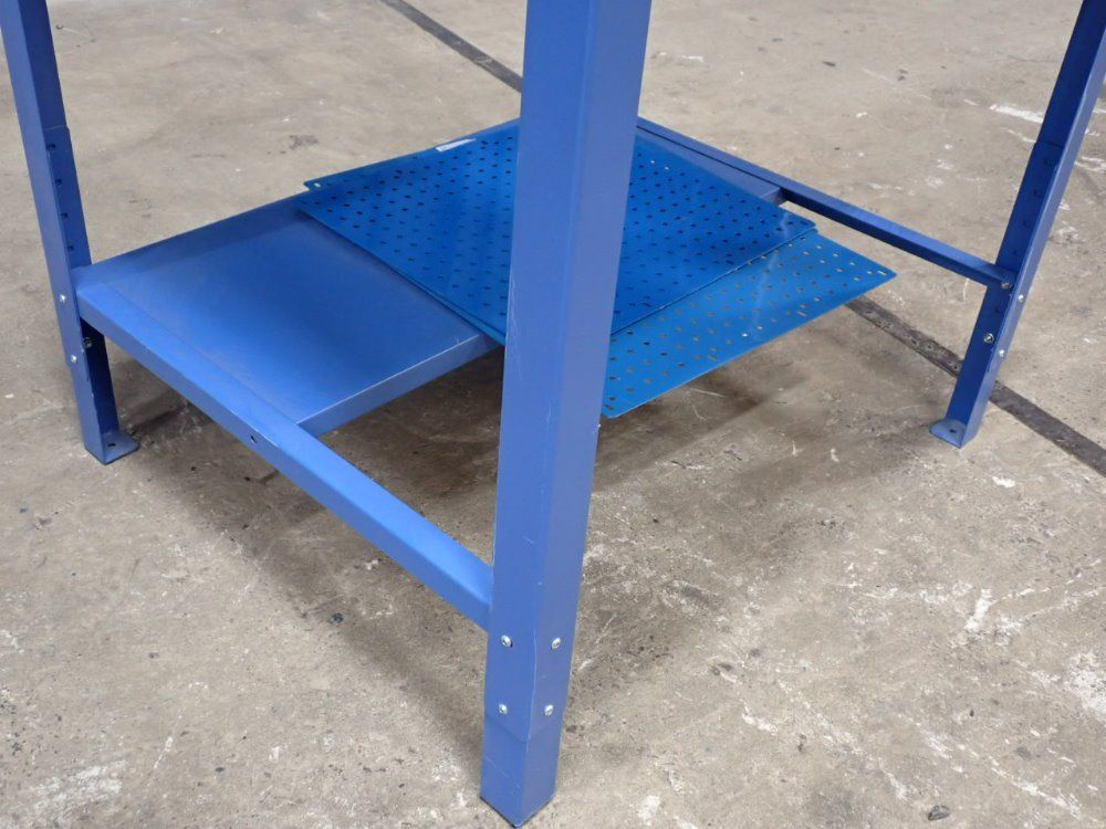 Global Recieving Stand Up Desk