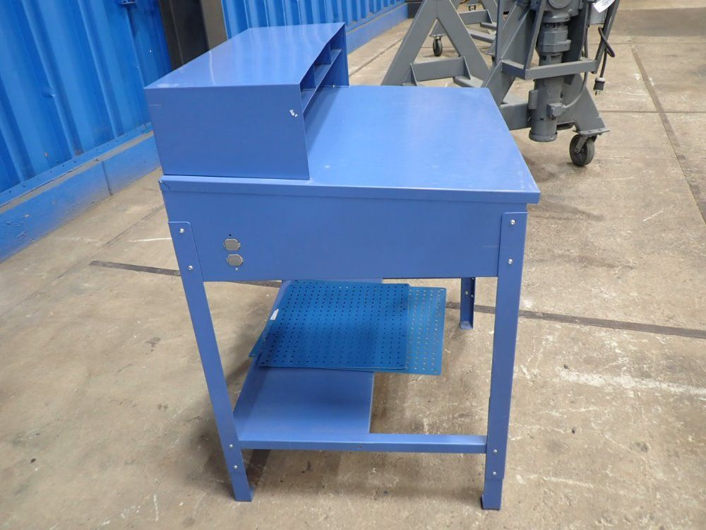 Global Recieving Stand Up Desk