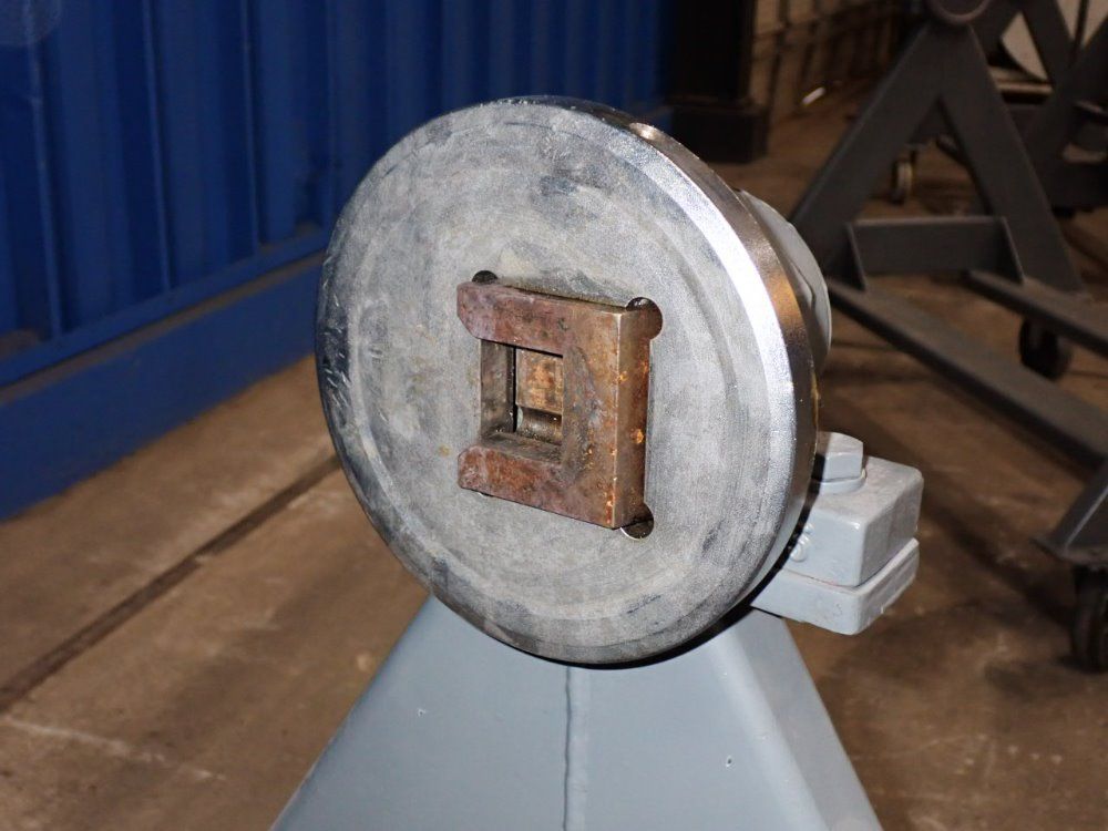 Global Recieving Stand Up Desk