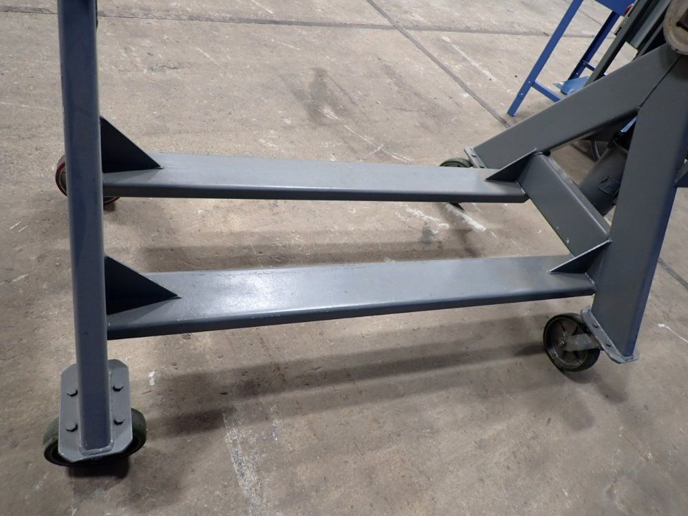 Global Recieving Stand Up Desk