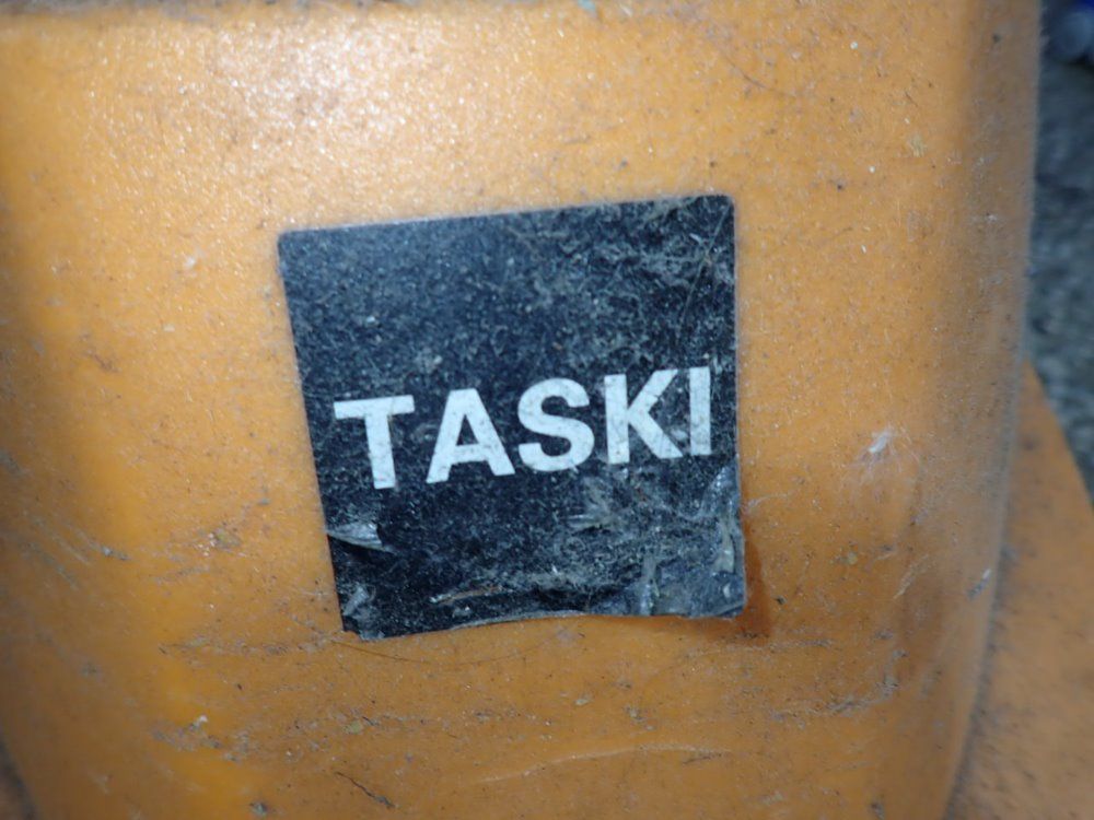 Taski 21" Dia Floor Buffer
