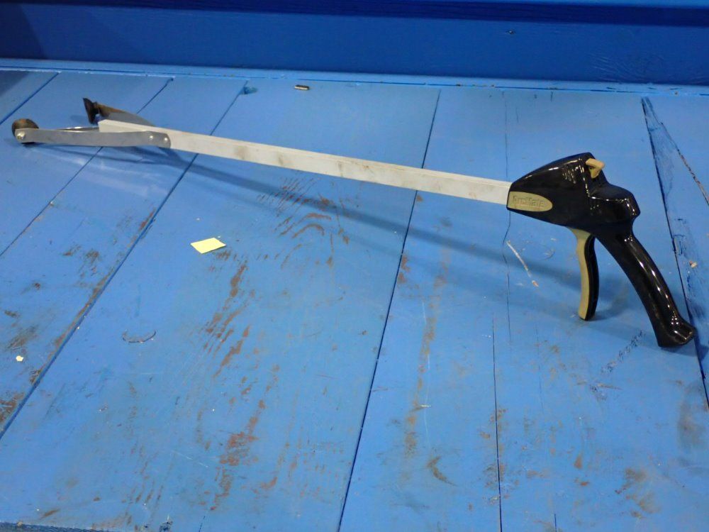 Arc Mate Claw Grabbing Tool