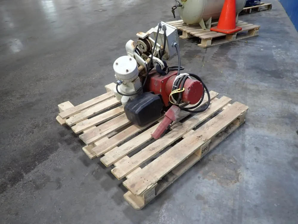 Dayton 1 Hp 1/2 Ton Electric Chain Hoist - 3yb90