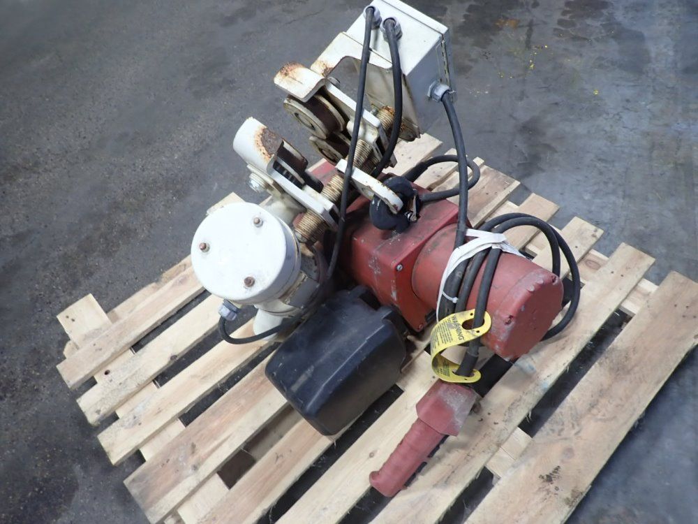 Dayton 1 Hp 1/2 Ton Electric Chain Hoist - 3yb90