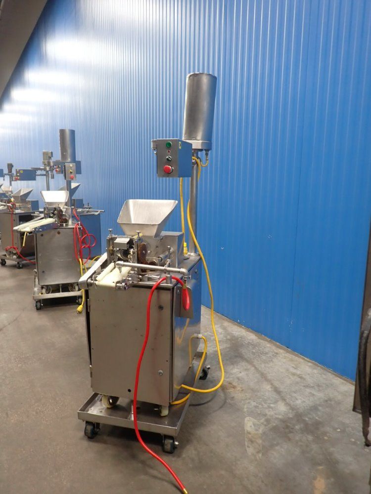 Anko 1/2 Empanada Machine - Dm00125