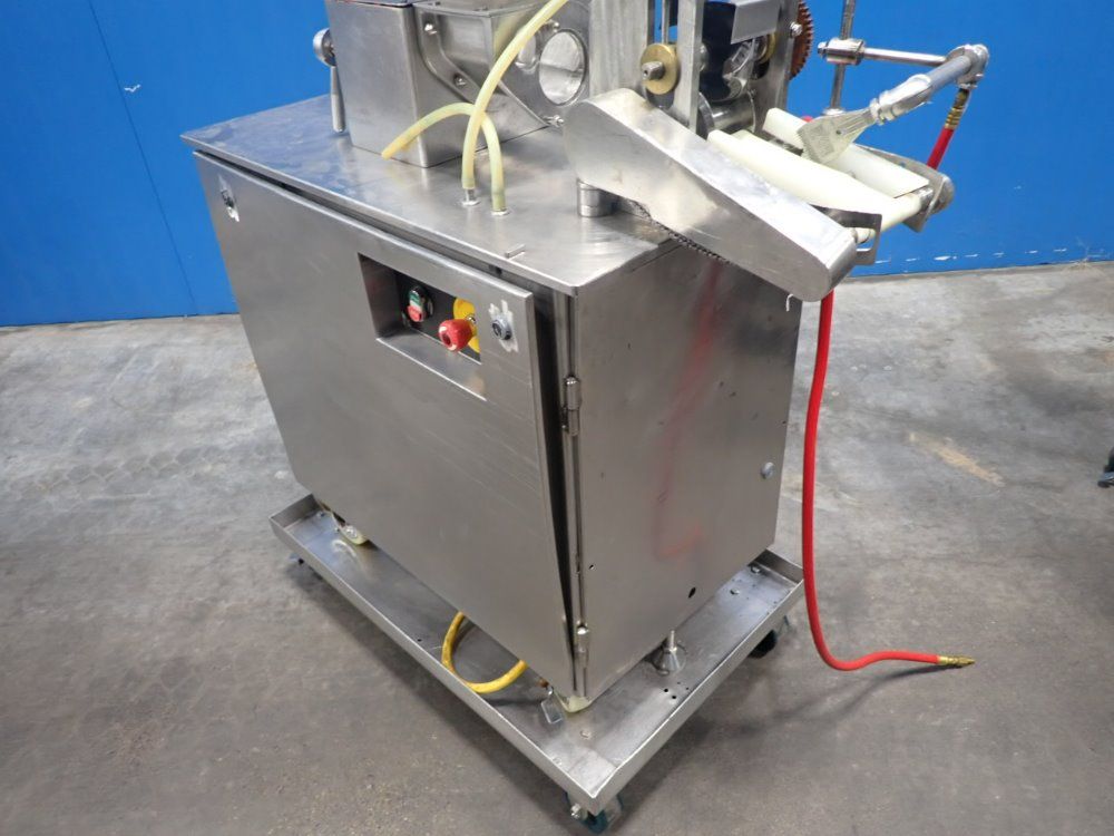 Anko 1/2 Empanada Machine - Dm00125