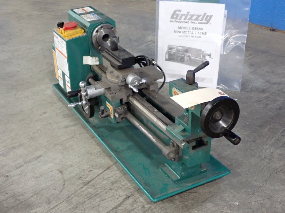 Grizzly 7''x12'' Lathe - G8688