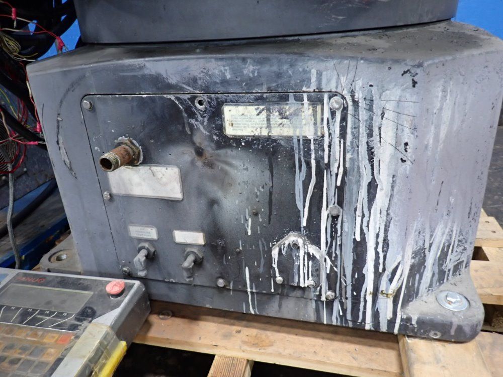 Fanuc P-100 Robot - P-100