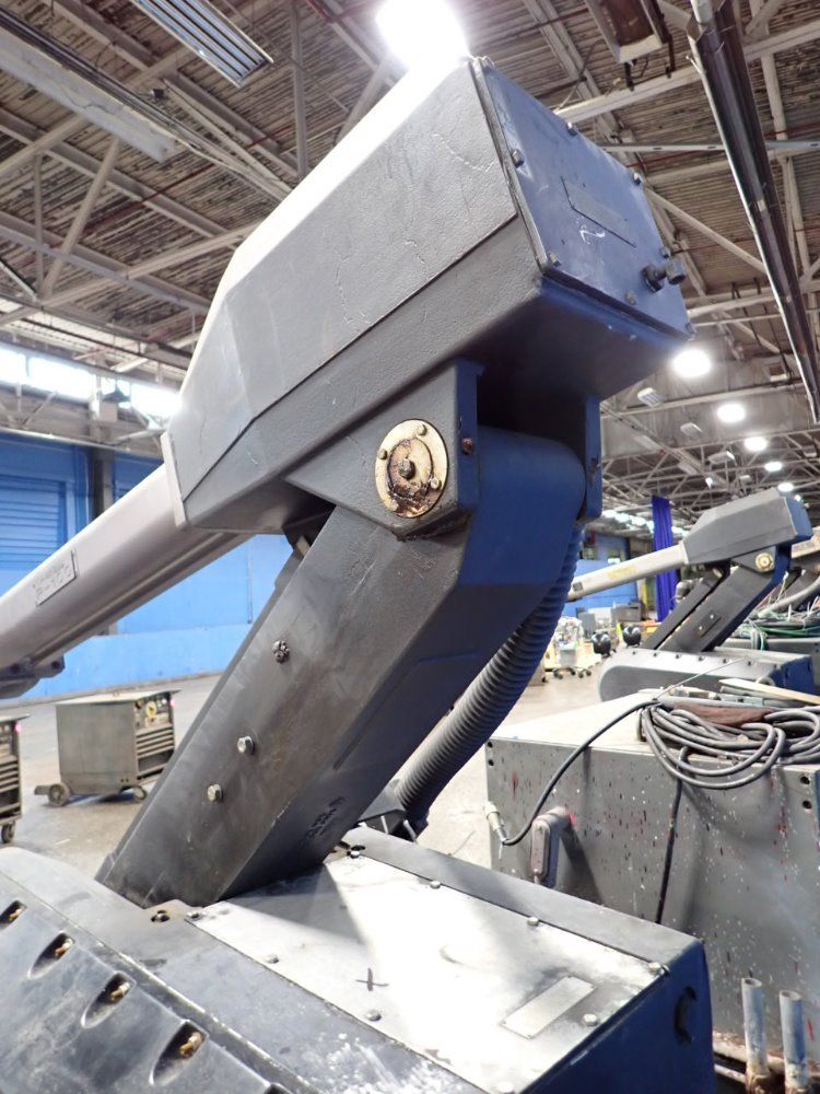 Fanuc P-100 Robot - P-100