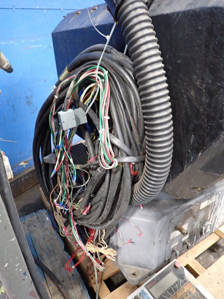 Fanuc P-100 Robot - P-100