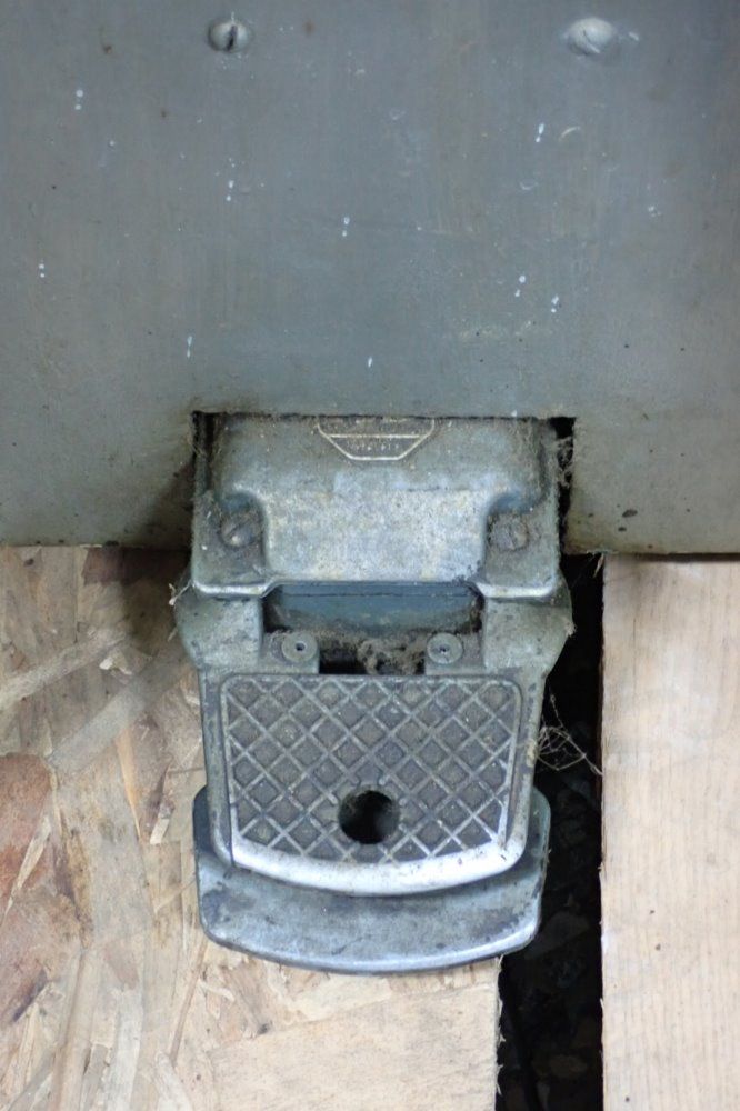 R. Howard Strasbaugh Universal Lens Grinder - 7h/sh-52-4x