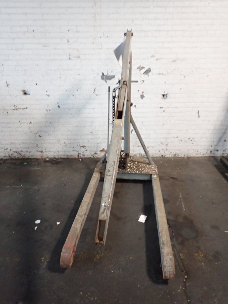 Stratton 1 Ton/2000 Lbs Hydraulic Crane