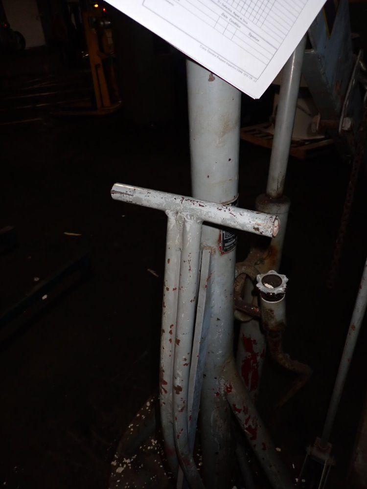 Stratton 1 Ton/2000 Lbs Hydraulic Crane