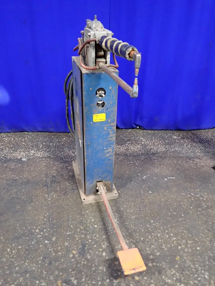 Miller 90 Amps Spot Welder - 20f1