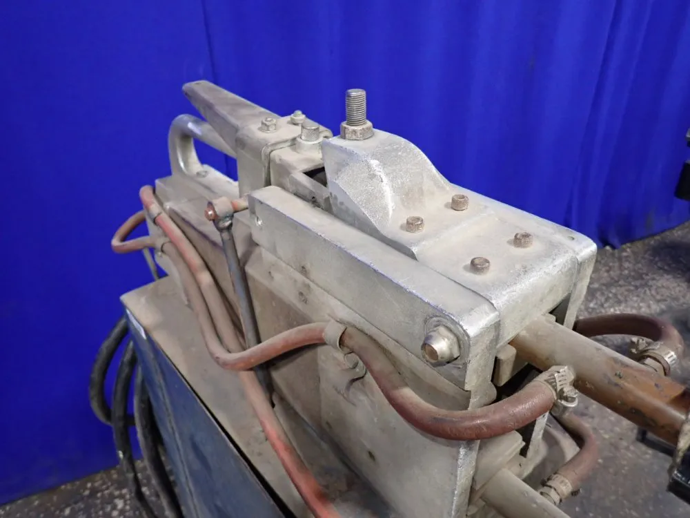 Miller 90 Amps Spot Welder - 20f1