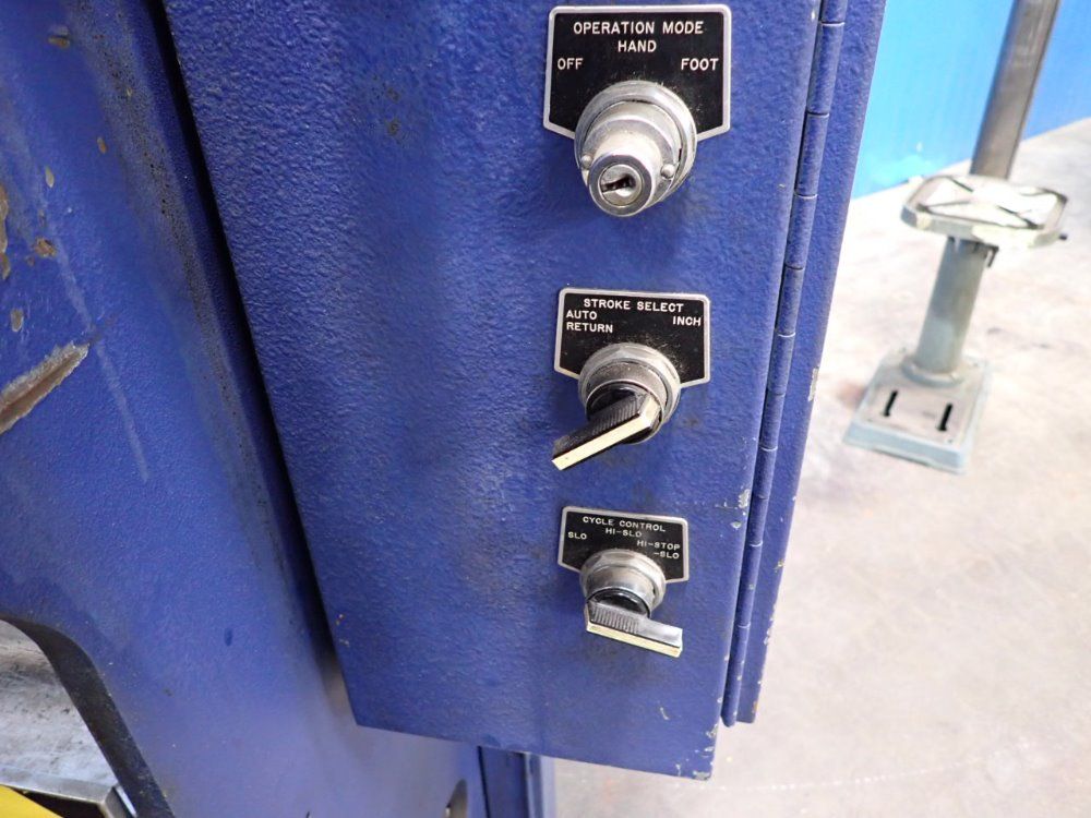 Pacific Tri-acro 11.22 Ton Press Brake - 17-4