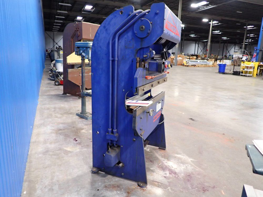 Pacific Tri-acro 11.22 Ton Press Brake - 17-4