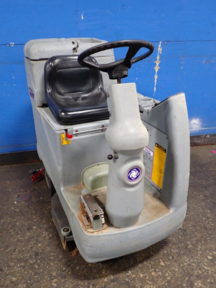 Nilfisk Aprox 36" Advenger 2600d Floor Scrubber - Advenger 2600d