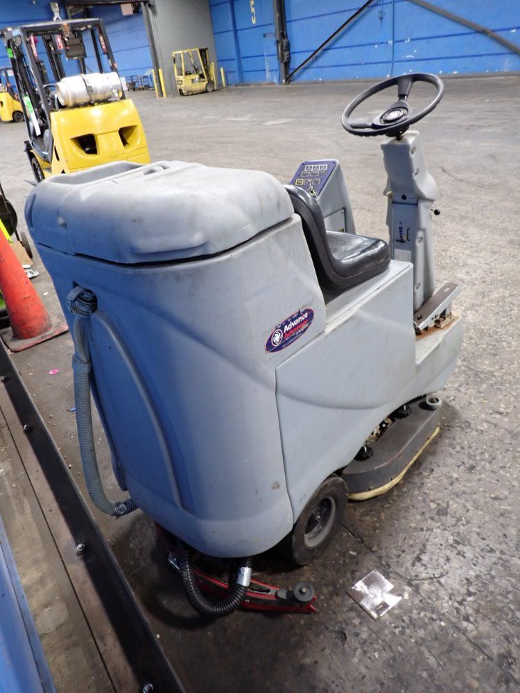 Nilfisk Aprox 36" Advenger 2600d Floor Scrubber - Advenger 2600d