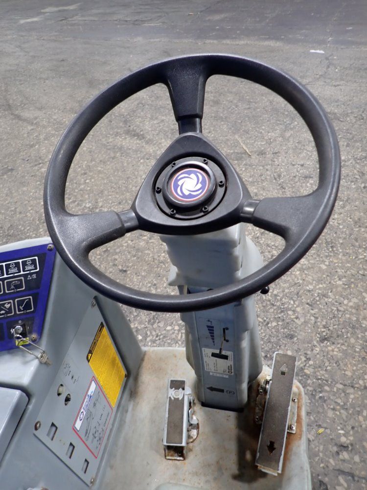 Nilfisk Aprox 36" Advenger 2600d Floor Scrubber - Advenger 2600d