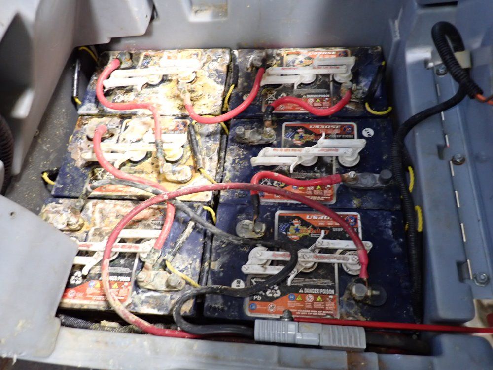 Nilfisk Aprox 36" Advenger 2600d Floor Scrubber - Advenger 2600d