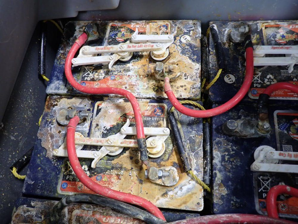 Nilfisk Aprox 36" Advenger 2600d Floor Scrubber - Advenger 2600d