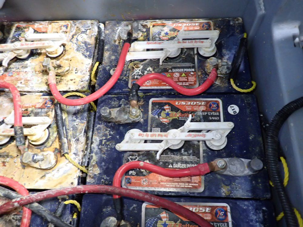 Nilfisk Aprox 36" Advenger 2600d Floor Scrubber - Advenger 2600d