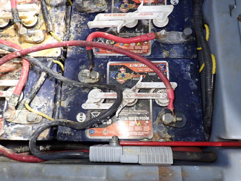 Nilfisk Aprox 36" Advenger 2600d Floor Scrubber - Advenger 2600d