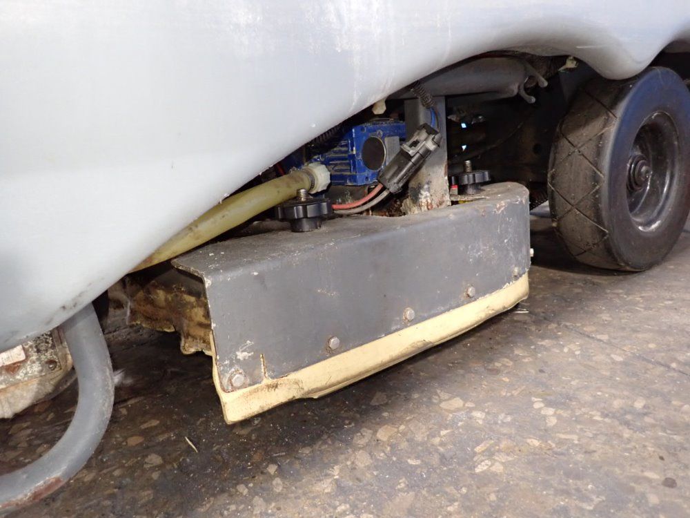 Nilfisk Aprox 36" Advenger 2600d Floor Scrubber - Advenger 2600d