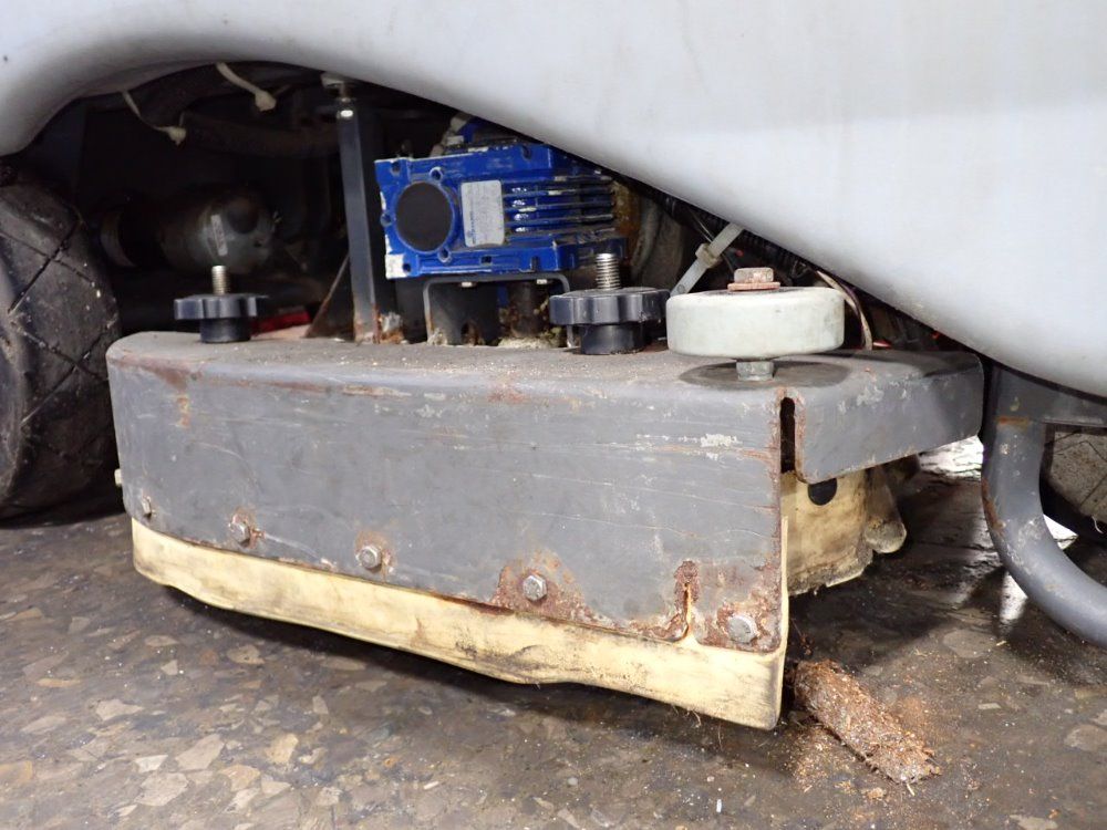 Nilfisk Aprox 36" Advenger 2600d Floor Scrubber - Advenger 2600d