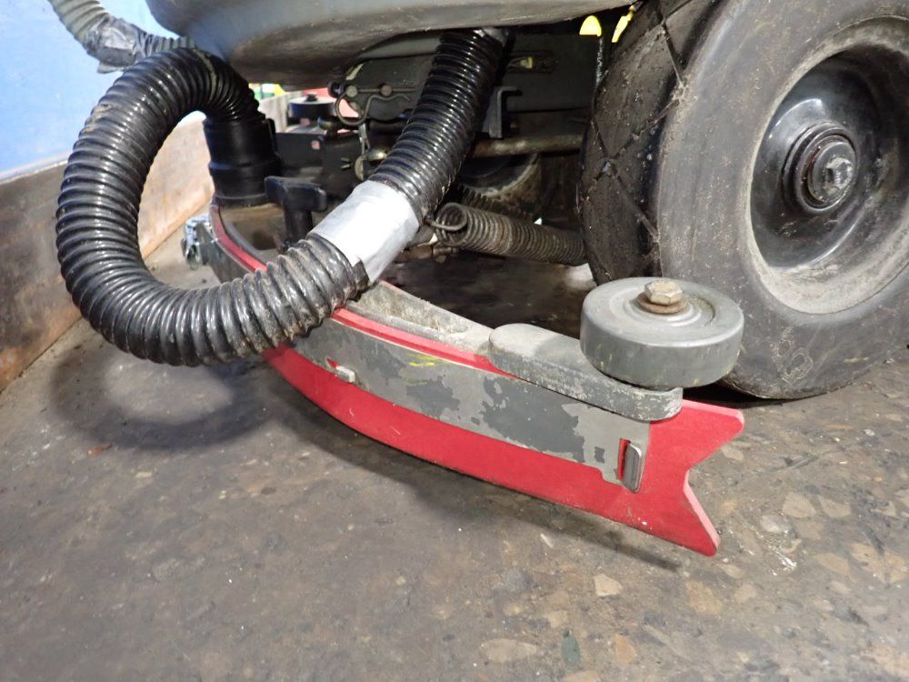 Nilfisk Aprox 36" Advenger 2600d Floor Scrubber - Advenger 2600d