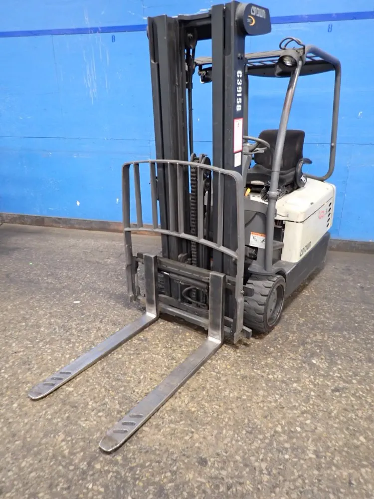 Crown 3700 Lbs 4500 Series Electric Forklift - 4500 Series