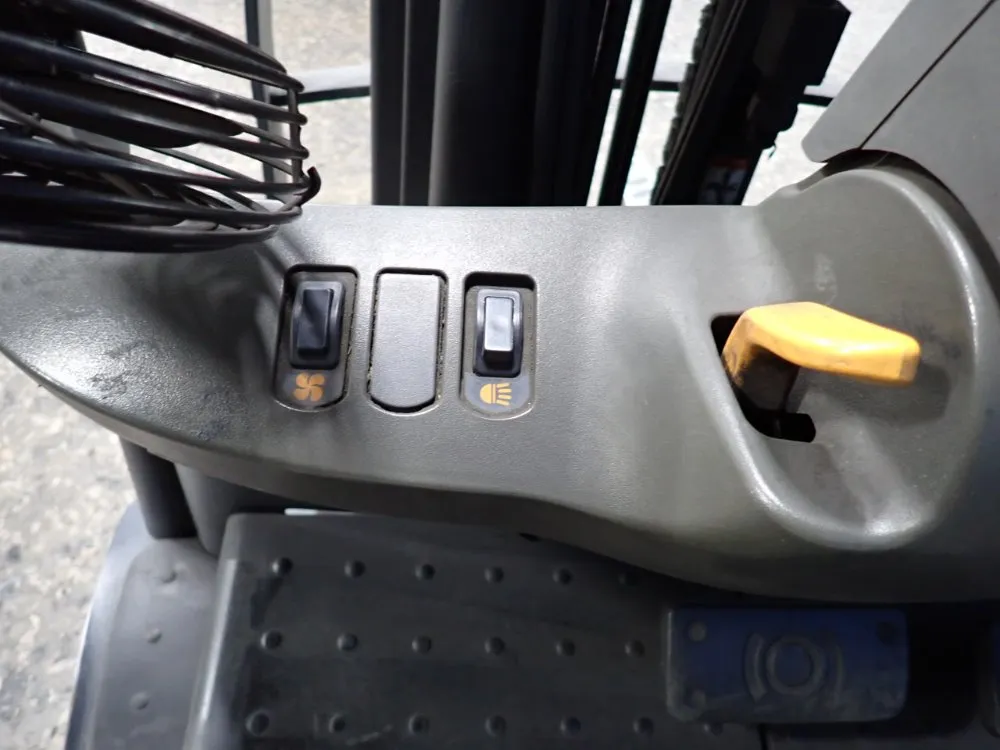 Crown 3700 Lbs 4500 Series Electric Forklift - 4500 Series