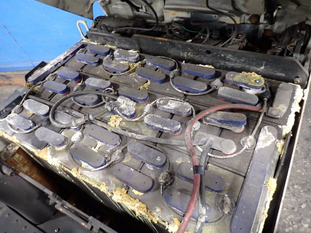 Crown 3700 Lbs 4500 Series Electric Forklift - 4500 Series