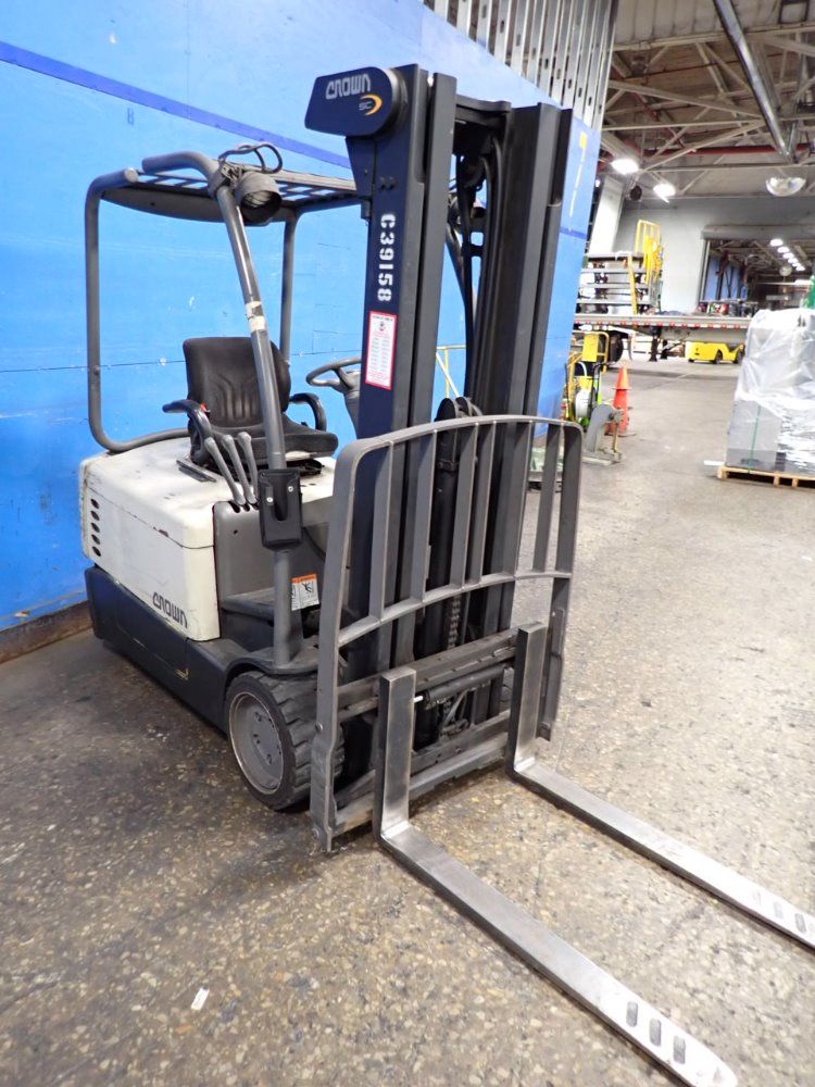 Crown 3700 Lbs 4500 Series Electric Forklift - 4500 Series