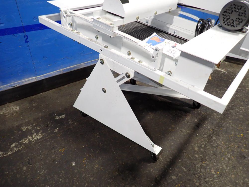 Midwestern 36" X 22" Universal Vibrating Screen