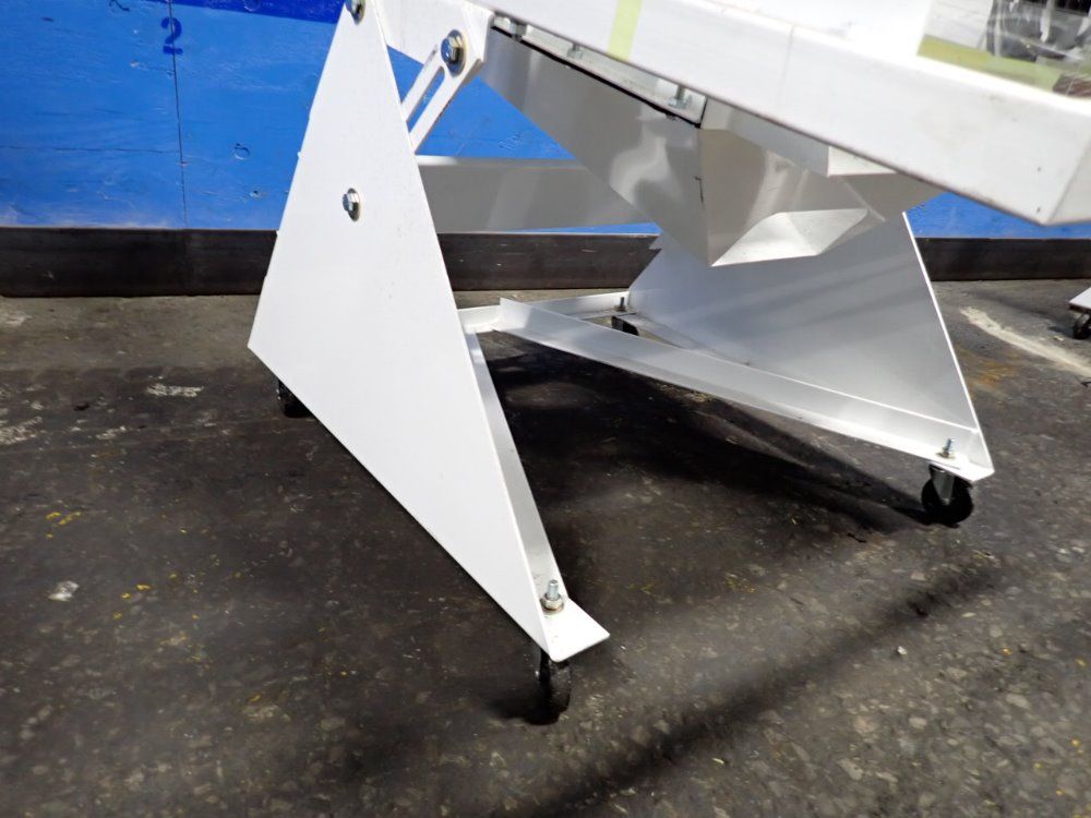 Midwestern 36" X 22" Universal Vibrating Screen