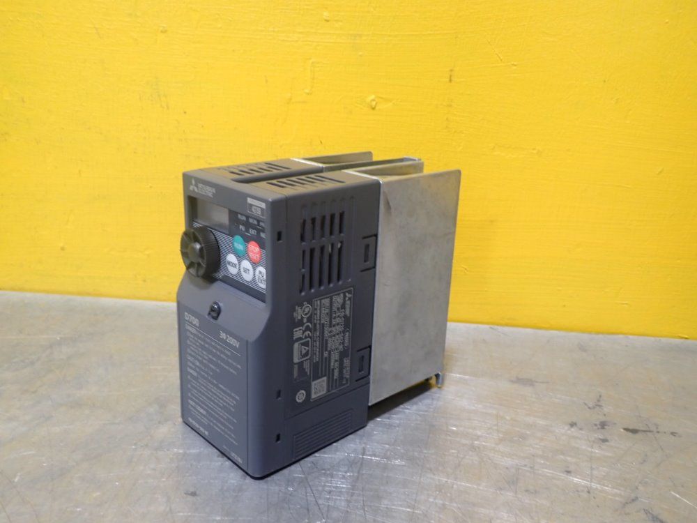 Mitsubishi Fr-d720-042-n7 Inverter; Drive Unit - Fr-d720-042-n7