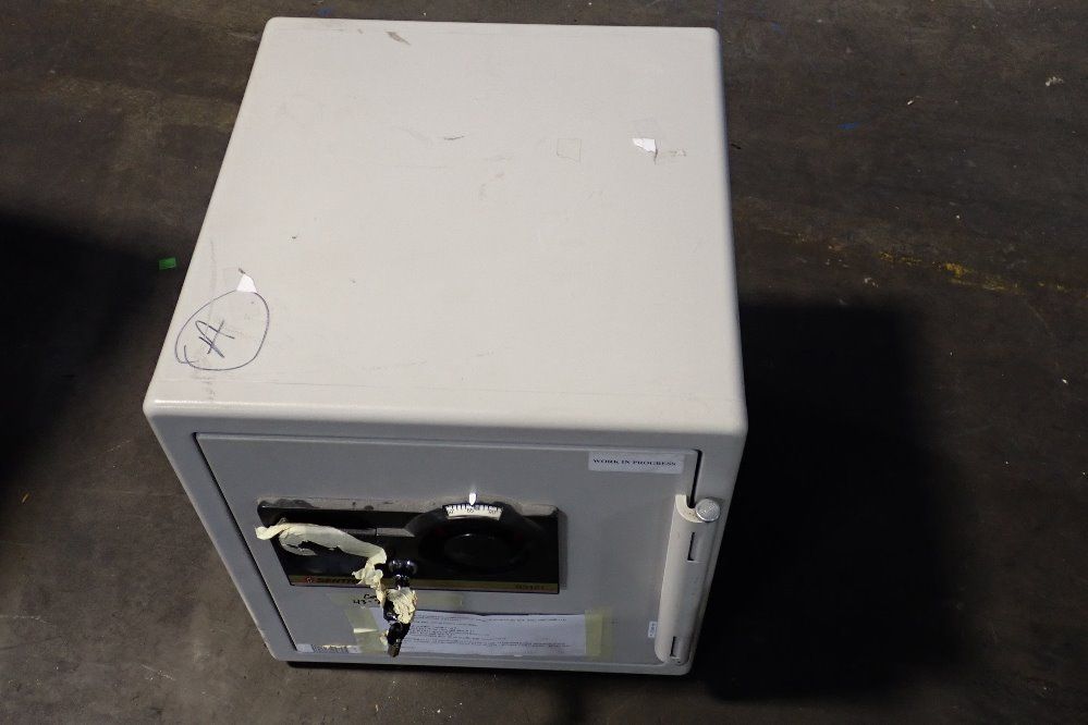 Sentry Safe - Aj-383932
